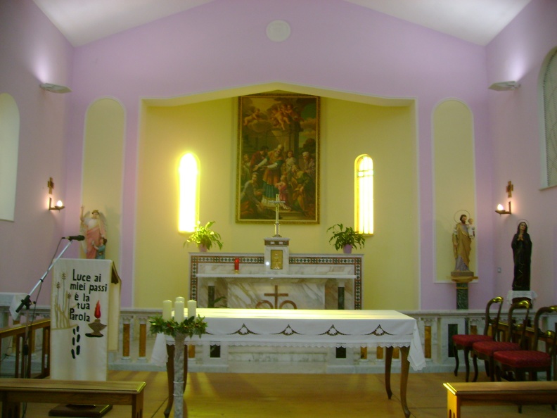 Cappella Suore Tricarico San Raffaele3.JPG