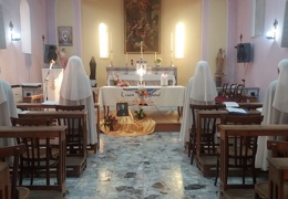Discepole in adorazione-cappella Casa San Raffaele Tricarico