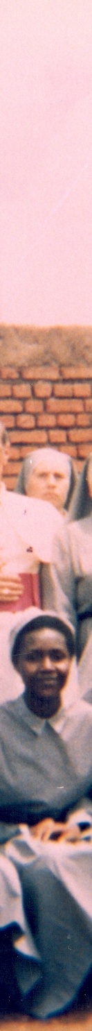 Nunzio Ap. Morandini con Discepole e prime novizie rwandesi 1987