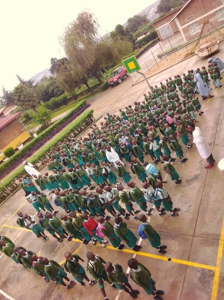 Rwanda alunni delle Suore DGE.jpg