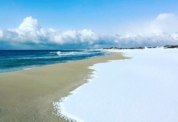 Lido Marini neve su spiaggia 2017
