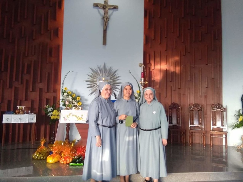 Madre M. Giuseppina, Suor Gabriella e neo Professa