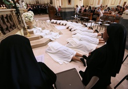 Le Discepole prostrate durante le litanie dei Santi