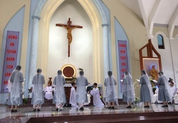 Le otto novizie si preparano ad emettere i Voti religiosi