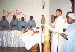 Novizie pronte a fare la Professione religiosa tra le DGE a Kikukiro