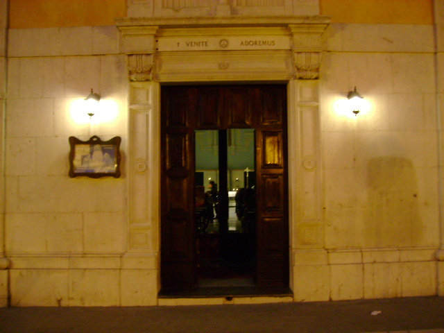 foto chiesa CB adorazione notturna 1.JPG